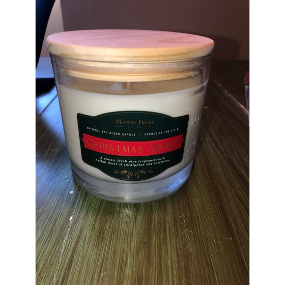 Scentsational NEW 26oz 3-Wick Christmas Spirit Candle - Picture 1 of 8